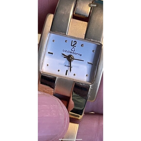 WOMEN'S LIZ CLAIBORNE ANALOG FASHION WATCH GOLD TONE BAND (needs Battery) - Picture 4 of 7